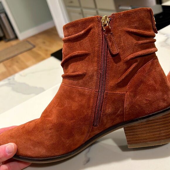 Cole Haan Women’s Maple Water Resistant  Suede Boot size 8 worn one time! - Picture 9 of 15